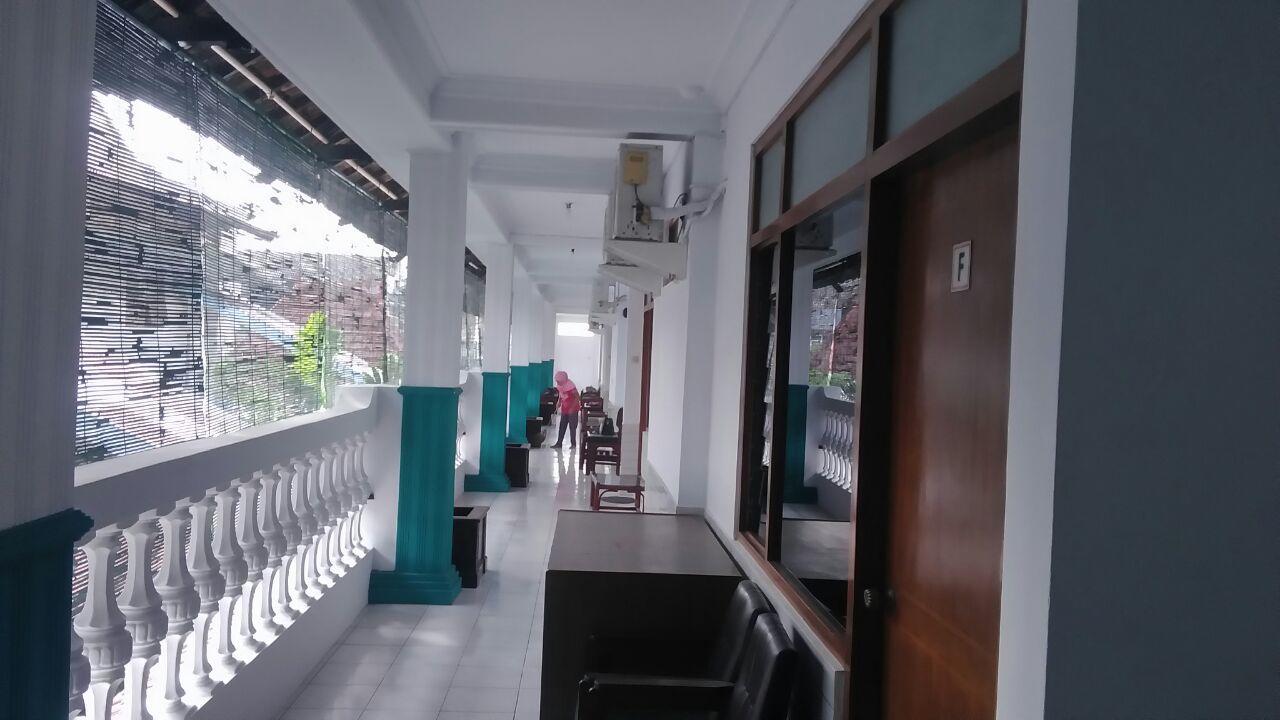 Bintang Agung Hotel *